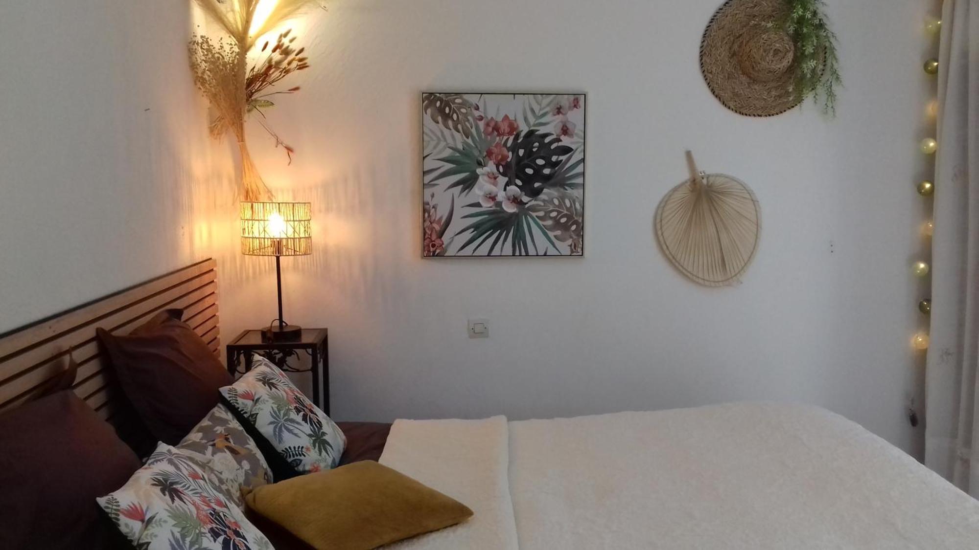 Bed and Breakfast Les Chardons Bleus Lorgues Exterior foto